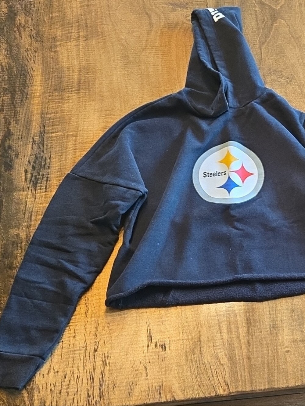 Team Apparel Womens Black Cropped Hoodie with Steelers Logo